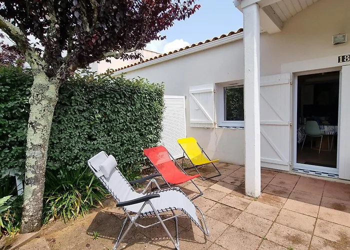 Holiday home Maison Cosy Avec Piscine, Proche Plages Et Commerces A - Fr-1-22-194 La Tranche-sur-Mer